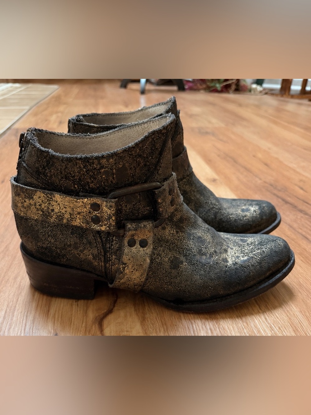 Freebird by Steven Phlow Metallic Leather Distressed Ankle Booties, size 7